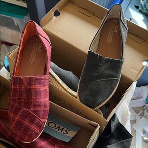 Toms women Slip-On Loafers - Red Plaid & Charcoal